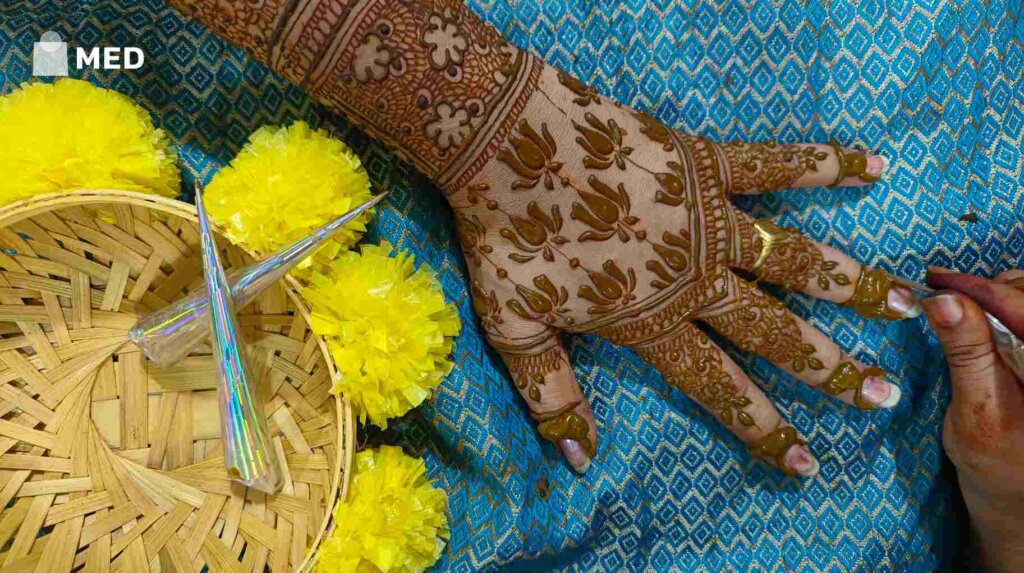 karwa chauth mehndi design back hand